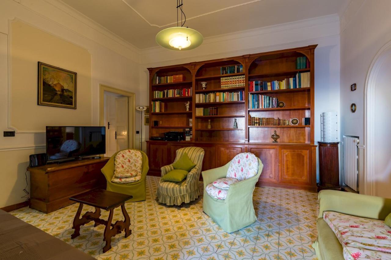 Villa Paola - Hidden Panoramic Garden And Terraces By Napoliapartments Exterior foto